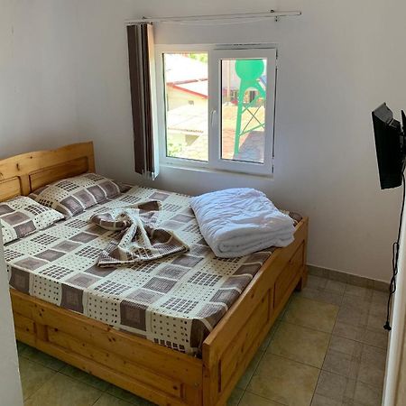 Casa Pestelui Hotel Două Mai Екстериор снимка
