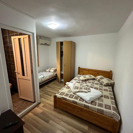 Casa Pestelui Hotel Două Mai Екстериор снимка