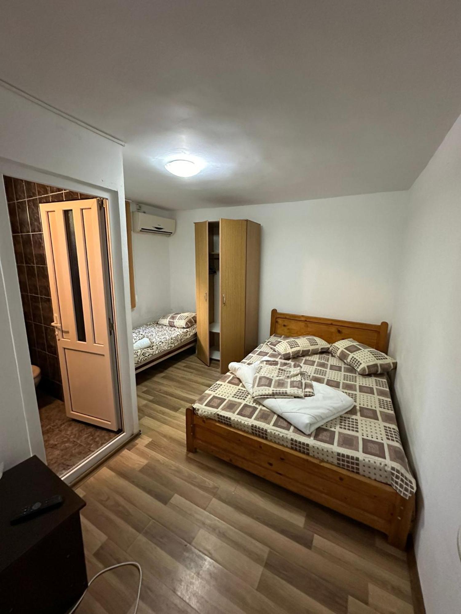Casa Pestelui Hotel Două Mai Екстериор снимка