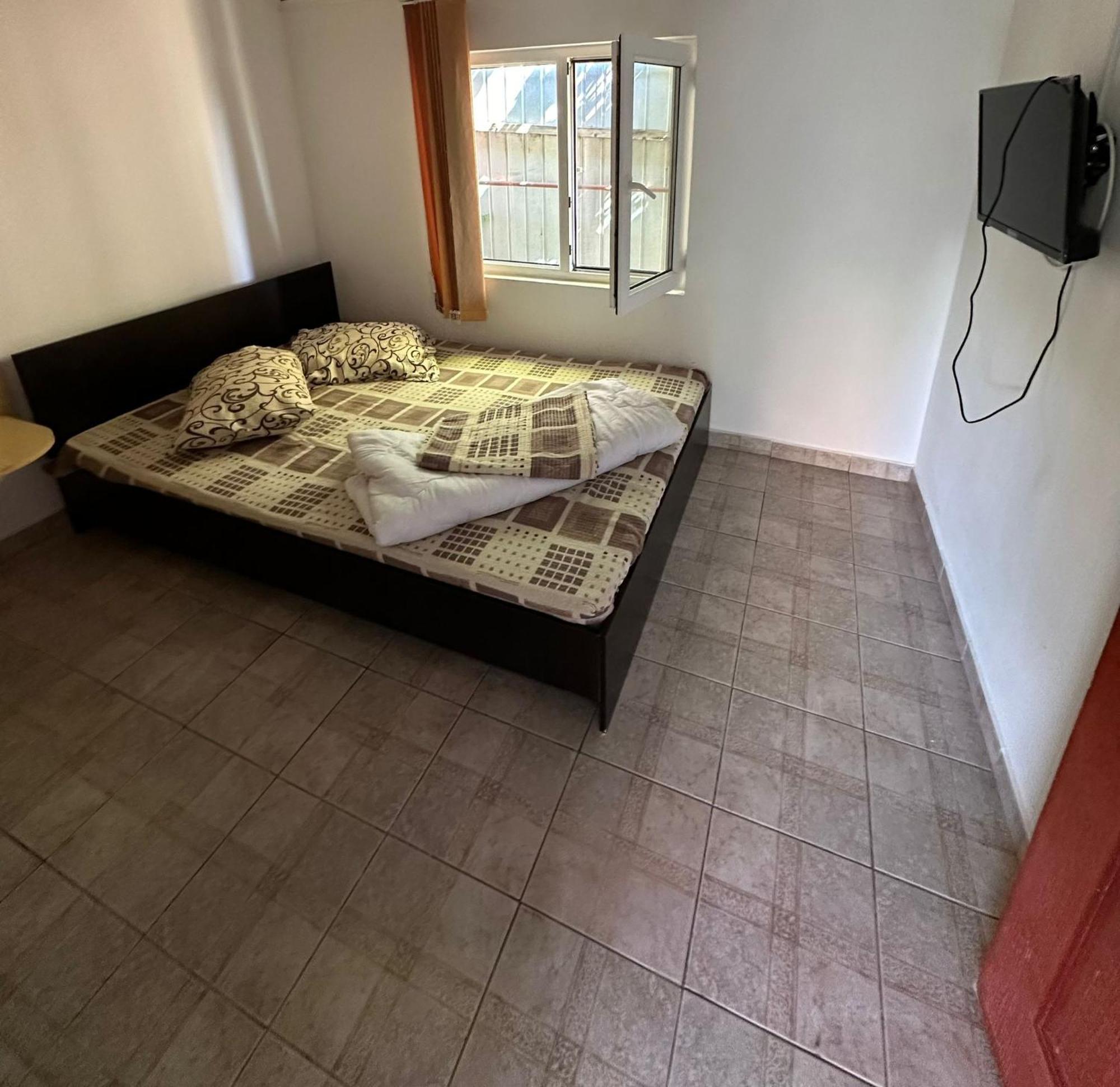 Casa Pestelui Hotel Două Mai Екстериор снимка